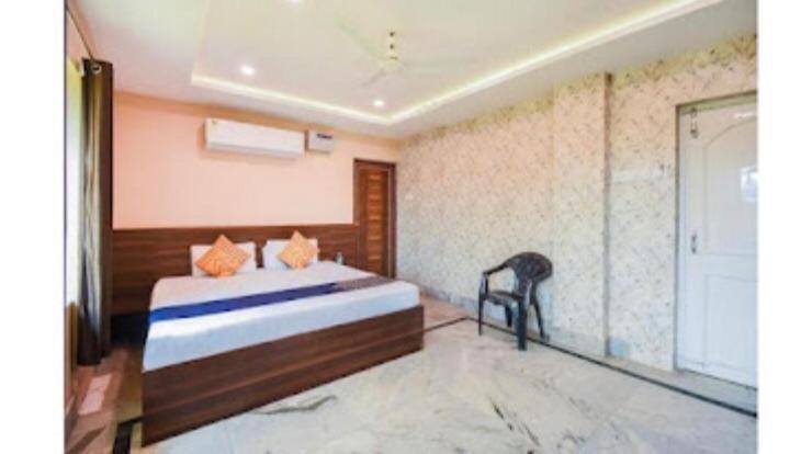 Hotel Royal Galaxy Puri Kültér fotó