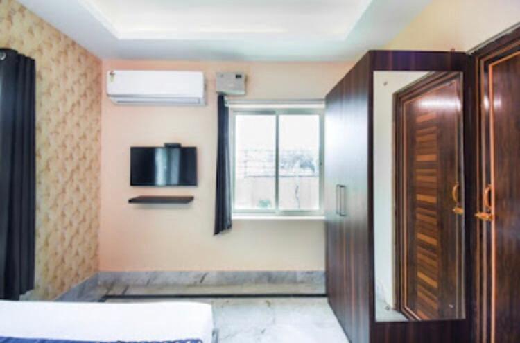 Hotel Royal Galaxy Puri Kültér fotó